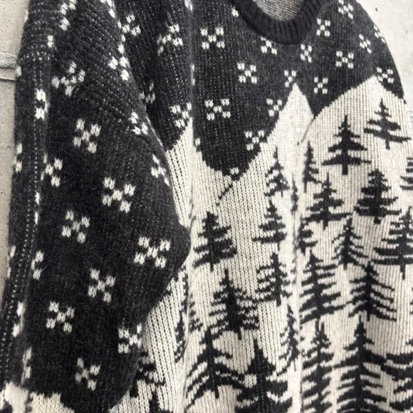 J.Crew Snow Cabin Forest Wool Sweater, Size XL - Picture 5 of 11